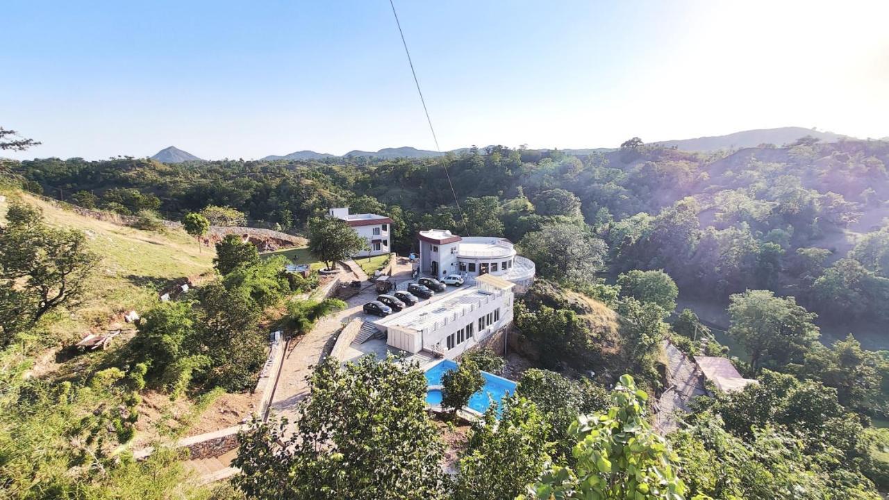 The Sky Imperial Pavoreal Jungle Resort คัมบาลกาห์ ภายนอก รูปภาพ