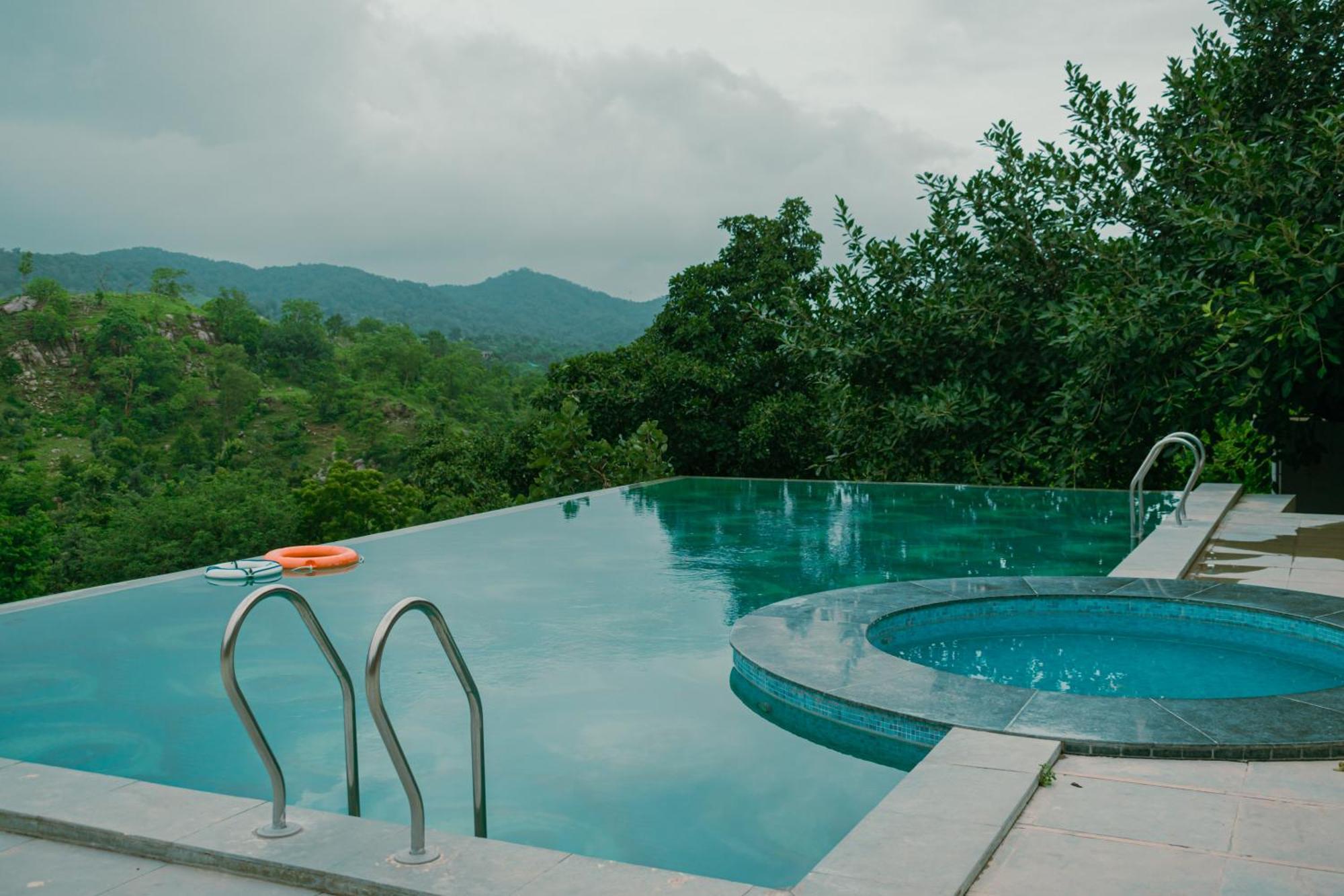 The Sky Imperial Pavoreal Jungle Resort คัมบาลกาห์ ภายนอก รูปภาพ